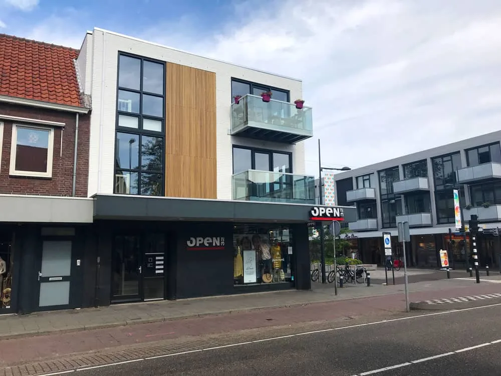 Vooraanzicht van het pand aan de Eindhovenseweg 29